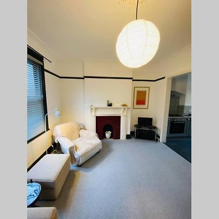 Beautiful First Floor Apartment In St Leonards ภายนอก รูปภาพ