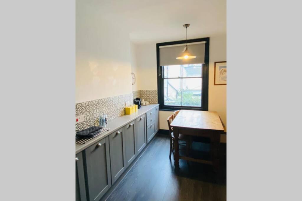 Beautiful First Floor Apartment In St Leonards ภายนอก รูปภาพ